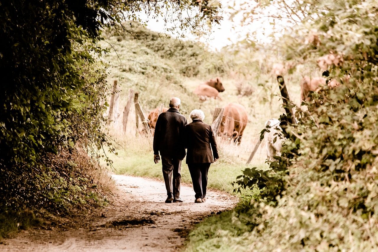 elderly-g1c7703822_1280